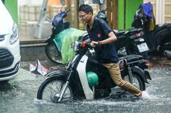 Dự báo thời tiết 15/6: Hà Nội ngày nắng nóng 36°C, chiều tối mưa rào và dông