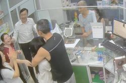 Video khoảnh khắc cả nhà vỡ òa khi con gái đỗ lớp 10 trường mơ ước