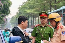 Hà Nội: Sử dụng trái phép lòng đường, vỉa hè sẽ bị phạt đến 6 triệu đồng