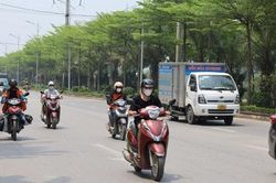 H&agrave; Nội mưa d&ocirc;ng, đề ph&ograve;ng lốc, s&eacute;t, mưa đ&aacute;