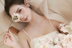 Tuổi 37 của người đẹp phim 'Cách em 1 milimet'