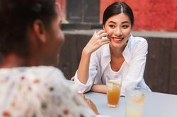 Ai ở bên cũng thấy ấm lòng: 4 cung hoàng đạo sống tình cảm bậc nhất