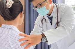 Thiếu niên 15 tuổi thiếu máu nặng, ngất xỉu vì xuất huyết dạ dày do vi khuẩn HP