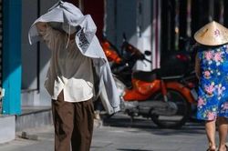 Miền Bắc, miền Trung lại nắng nóng gay gắt