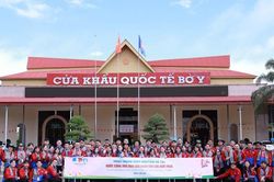 Những dấu ấn đầu ti&ecirc;n của c&aacute;c chiến sĩ t&igrave;nh nguyện TP.HCM tại nước bạn L&agrave;o
