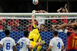 Video World Cup: Pha cứu thua khiến thủ môn Cape Verde được cả thế giới chú ý