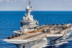 Ph&aacute;p sẵn s&agrave;ng điều t&agrave;u s&acirc;n bay Charles de Gaulle tới Eo biển Hormuz