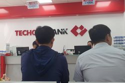 Tiền gửi dân cư vượt 10,5 triệu tỷ đồng