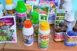 Khởi tố hai người sản xuất hàng chục tấn phân bón, thuốc bảo vệ thực vật giả