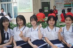 Quy m&ocirc; chưa từng c&oacute;: TP.HCM huy động lực lượng gi&aacute;m khảo lớn chấm thi tốt nghiệp THPT
