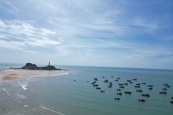 Tìm kiếm xuyên đêm thiếu niên 15 tuổi mất tích trên biển Kê Gà