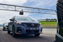 Thử xe gầm cao ở trường đua F1, GAC kỳ vọng gì ở GS3 Emzoom?