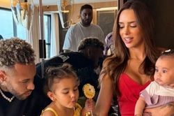 Neymar sắp có con thứ 5