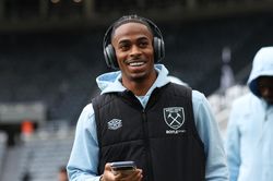 MU vung 140 triệu bảng săn bộ đ&ocirc;i West Ham