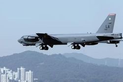 Rơi m&aacute;y bay n&eacute;m bom B-52 của Mỹ, kh&ocirc;ng c&oacute; người sống s&oacute;t