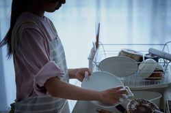 Thói quen rửa bát đang âm thầm 'đầu độc' cả gia đình
