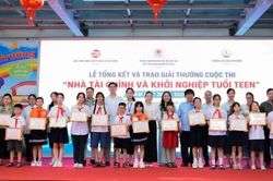 Trẻ em bước vào đời sống tài chính ngày càng sớm