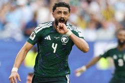 Saudi Arabia quả cảm cầm hòa Uruguay