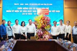 Lãnh đạo tỉnh Tây Ninh chúc mừng các cơ quan báo chí nhân Ngày Báo chí Cách mạng Việt Nam