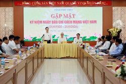 L&atilde;nh đạo tỉnh Ph&uacute; Thọ gặp mặt, ch&uacute;c mừng c&aacute;c cơ quan b&aacute;o ch&iacute;