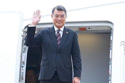 Thủ tướng L&ecirc; Minh Hưng l&ecirc;n đường c&ocirc;ng t&aacute;c tại Nga