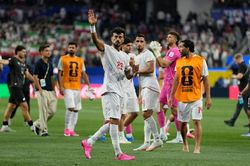 'Lão tướng' 36 tuổi tuyển Iran bất ngờ nhận danh hiệu Superior Player of the Match
