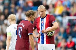 Haaland v&agrave; Odegaard mang theo giấc mơ World Cup của Na Uy