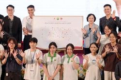 'Bạch biến kh&ocirc;ng bi&ecirc;n giới': H&agrave;nh tr&igrave;nh lan tỏa y&ecirc;u thương từ một dự &aacute;n cộng đồng