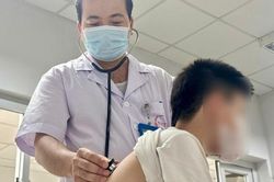 Hai lao động trở về từ ch&acirc;u Phi mắc sốt r&eacute;t nguy hiểm