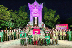 Sáng đẹp nghĩa cử tri ân