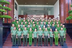 L&atilde;nh đạo C&ocirc;ng an TP Đ&agrave; Nẵng gặp mặt, động vi&ecirc;n đội tuyển dự Hội thi Qu&acirc;n sự, v&otilde; thuật v&agrave; thể thao CAND năm 2026