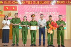 Công an phường Đồng Hới được khen thưởng đột xuất