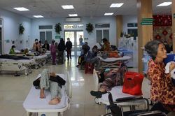Hơn 40 trường hợp ngộ độc sau khi ăn bánh mỳ ở Điện Bàn