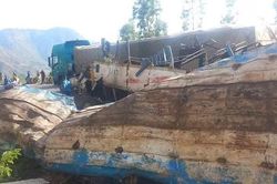 Xe buýt lao xuống vực ở Ethiopia, hơn 30 người tử vong