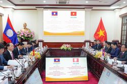 Thắt chặt quan hệ hữu nghị vĩ đại, đo&agrave;n kết đặc biệt, hợp t&aacute;c to&agrave;n diện, gắn kết chiến lược Việt Nam - L&agrave;o