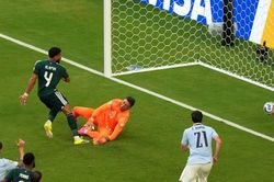 Saudi Arabia suýt tạo địa chấn trước Uruguay