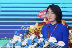 Chị Tô Thị Tuyết Ngân được bầu làm Chủ tịch Hội LHTN Việt Nam tỉnh Khánh Hòa khóa I