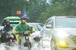 Dự báo thời tiết 16/6/2026: Miền Bắc mưa lớn, Trung Bộ nắng nóng kéo dài
