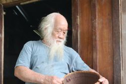 Cuốn sổ cũ và tâm nguyện giữ hồn văn hóa Ca Dong