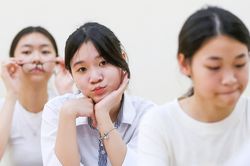 Điểm thi môn Tiếng Anh lớp 10 Hà Nội dự kiến giảm nhẹ, khó có 'mưa' điểm 10
