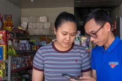 Hỗ trợ người dân vùng sâu, vùng xa tiếp cận các tiện ích số trên VNeID