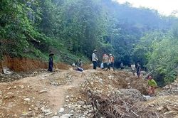 'Vàng tặc' ngang nhiên phân chia lãnh địa: Ai chịu trách nhiệm?
