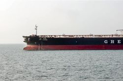 Mỹ săn t&igrave;m thủy l&ocirc;i Iran bằng hạm đội kh&ocirc;ng người l&aacute;i