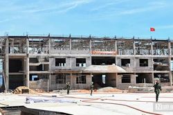 Ra qu&acirc;n '60 ng&agrave;y đ&ecirc;m', Bộ đội Bi&ecirc;n ph&ograve;ng Huế hỗ trợ x&acirc;y trường học v&ugrave;ng bi&ecirc;n