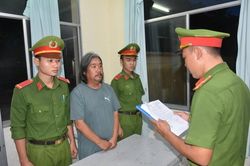 Bắt tạm giam đối tượng ph&oacute;ng hỏa l&agrave;m cha ruột tử vong
