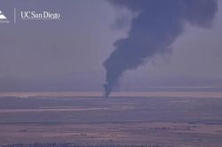 Oanh tạc cơ hạt nh&acirc;n B-52 rơi ngay sau khi cất c&aacute;nh ở California