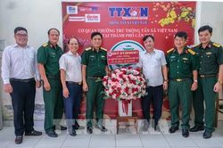 Quân khu 9 đánh giá cao vai trò tuyên truyền của báo chí TTXVN