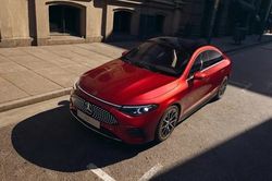 Mercedes-Benz nhận cọc CLA 200 thuần điện tại Việt Nam