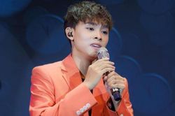 Ng&ocirc;i chợ đặc biệt ở Đồng Th&aacute;p qu&ecirc; Hồ Văn Cường, nhiều người phải thức từ 3 giờ s&aacute;ng để gh&eacute; thăm