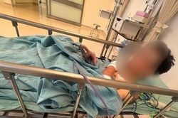 H&agrave; Nội: Thắc mắc ph&iacute; gửi xe tại hầm chung cư, t&agrave;i xế bị ch&eacute;m nhập viện